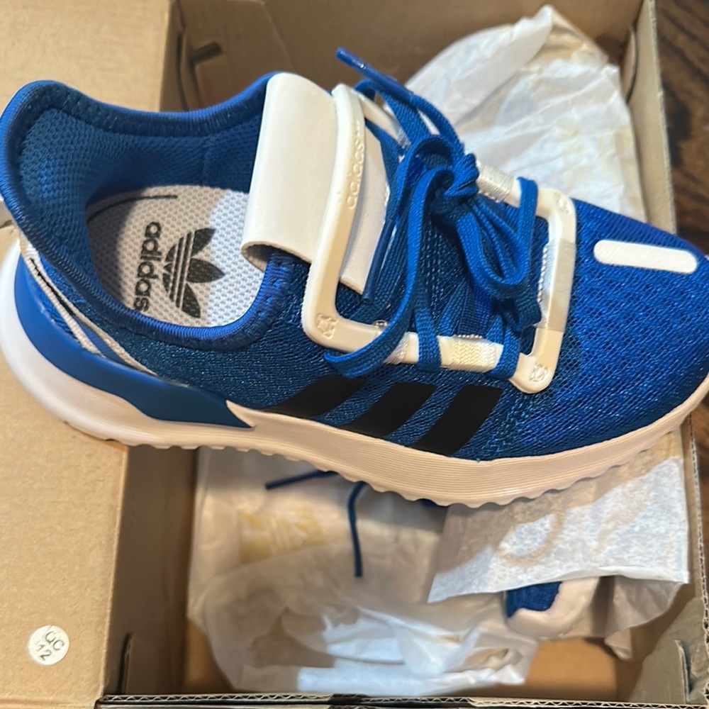 Adidas Blue and White Sneakers path run 11 kids